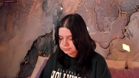 Snapshot of alice_cute77 chatting on November 2025 09:28:01 PM Mey online show from November 2025 09:28:01 PM