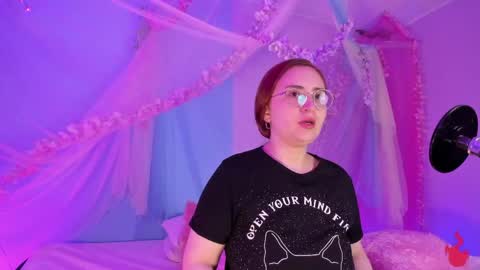 Snapshot of alice_cute77 chatting on May 2026 05:03:02 AM Mey online show from May 2026 05:03:02 AM