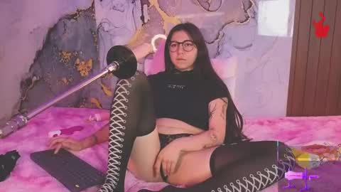 Snapshot of alice_cute77 chatting on June 2026 06:43:01 PM Mey online show from June 2026 06:43:01 PM