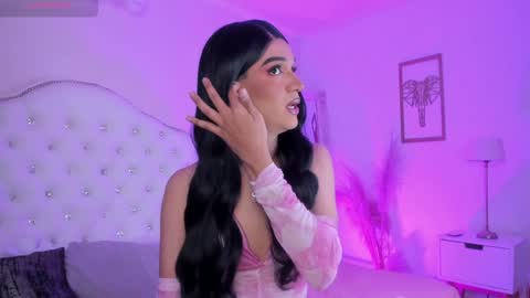 Snapshot of alice_graay_ chatting on January 2025 05:42:02 AM Alice Graay online show from January 2025 05:42:02 AM