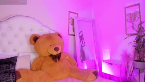 Snapshot of alice_graay_ chatting on February 2025 05:09:02 AM Alice Graay online show from February 2025 05:09:02 AM