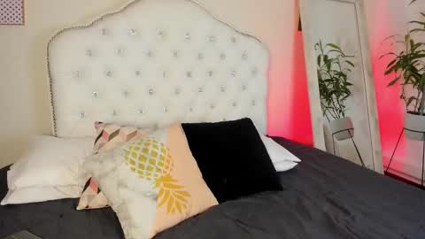 Snapshot of alice_graay_ chatting on September 2025 08:35:02 PM Alice Graay online show from September 2025 08:35:02 PM