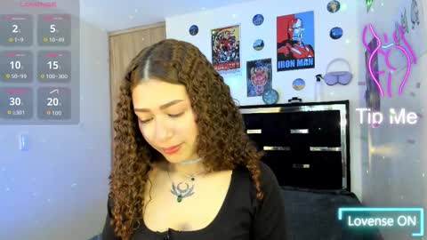 Snapshot of alice_martinez_ chatting on January 2026 03:49:02 PM alice and amber online show from January 2026 03:49:02 PM