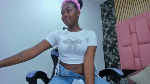 alice_rouusse online show from October 2025 12:06:01 PM