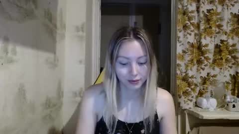 Snapshot of alice_smiles chatting on April 2026 01:49:01 AM Alice smiles online show from April 2026 01:49:01 AM