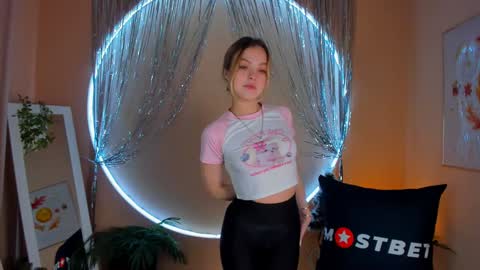 Snapshot of alice_tucci chatting on December 2024 01:45:01 PM Alice online show from December 2024 01:45:01 PM