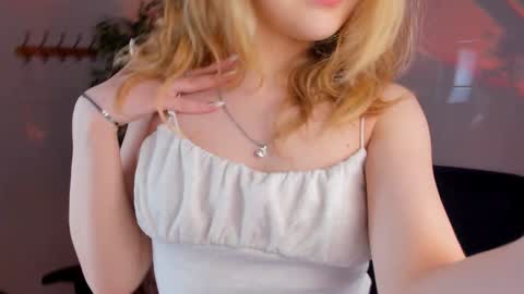 Snapshot of alice_tucci chatting on January 2025 01:30:01 PM Alice online show from January 2025 01:30:01 PM