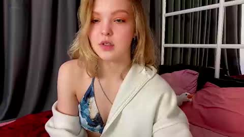 Snapshot of alice_tucci chatting on March 2025 09:09:02 PM Alice online show from March 2025 09:09:02 PM