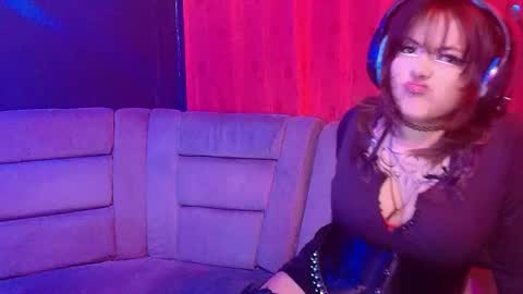 Snapshot of alice_von_rose chatting on May 2026 06:08:01 AM alice_von_rose online show from May 2026 06:08:01 AM