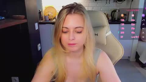 Snapshot of alice_wander chatting on June 2026 03:37:02 AM Alice online show from June 2026 03:37:02 AM