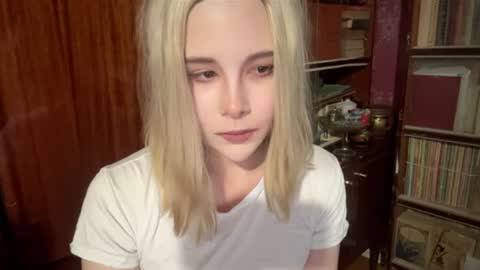 Snapshot of alice_wx chatting on August 2026 05:18:02 PM alice_wx online show from August 2026 05:18:02 PM