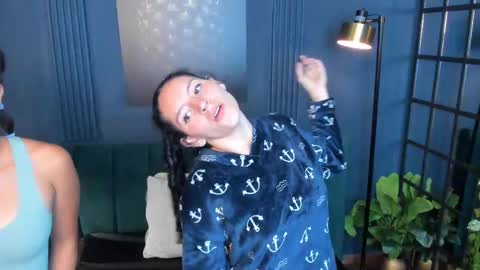 Snapshot of aliceandsia chatting on September 2025 03:06:02 AM Alice and Asia online show from September 2025 03:06:02 AM