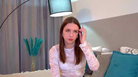 Snapshot of aliceatkin chatting on January 2026 06:50:01 AM Alice online show from January 2026 06:50:01 AM