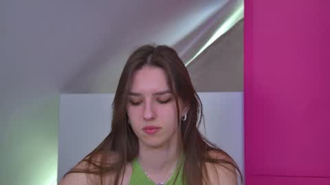 Snapshot of aliceatkin chatting on June 2026 06:16:02 AM Alice online show from June 2026 06:16:02 AM