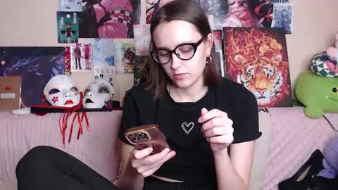 alice online show from December 2025 12:48:02 AM