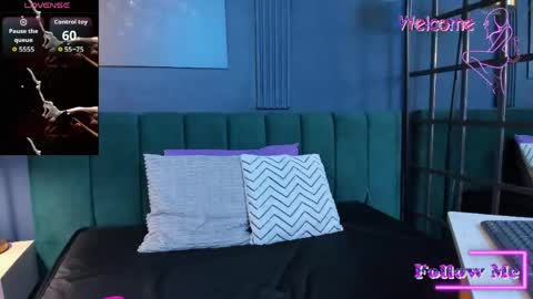 Snapshot of alicecoule chatting on May 2026 11:37:01 AM Alice online show from May 2026 11:37:01 AM