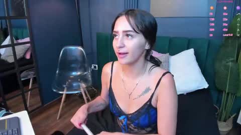 Snapshot of alicecoule chatting on May 2026 12:22:02 PM Alice online show from May 2026 12:22:02 PM