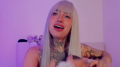 Alice  online show from November 2025 08:03:01 PM