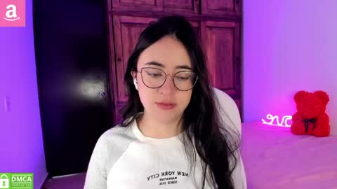 Snapshot of alicee_2 chatting on May 2026 12:44:01 PM Aliceee .. 97YP9VWGZHrefnav wishlist lists 1 online show from May 2026 12:44:01 PM