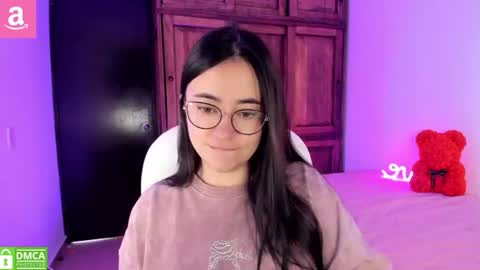Snapshot of alicee_2 chatting on June 2026 06:12:01 PM Aliceee .. 97YP9VWGZHrefnav wishlist lists 1 online show from June 2026 06:12:01 PM