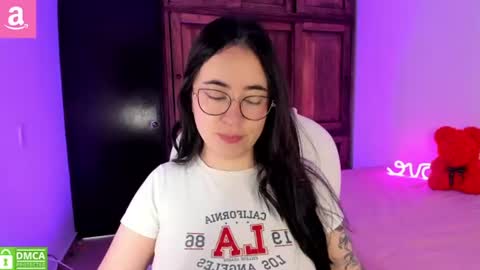 Snapshot of alicee_2 chatting on June 2026 06:01:02 PM Aliceee .. 97YP9VWGZHrefnav wishlist lists 1 online show from June 2026 06:01:02 PM