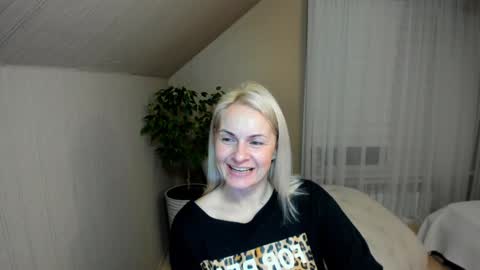 Snapshot of alicee__grace chatting on January 2025 09:05:01 PM Alicee online show from January 2025 09:05:01 PM
