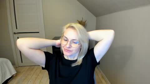 Snapshot of alicee__grace chatting on February 2025 06:53:01 PM Alicee online show from February 2025 06:53:01 PM