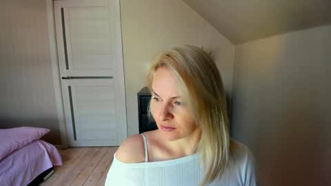 Snapshot of alicee__grace chatting on March 2025 09:36:02 AM Alicee online show from March 2025 09:36:02 AM