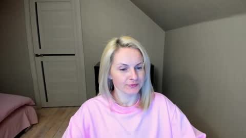 Snapshot of alicee__grace chatting on March 2025 06:52:01 PM Alicee online show from March 2025 06:52:01 PM