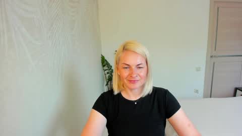 Snapshot of alicee__grace chatting on June 2026 08:53:01 AM Alicee online show from June 2026 08:53:01 AM