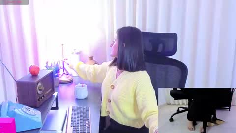 Aleja  online show from April 2026 12:06:02 PM