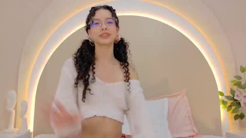 Snapshot of alicee_rodriguez chatting on October 2025 03:56:02 PM alice online show from October 2025 03:56:02 PM