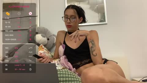 Snapshot of alicee_salvatore chatting on March 2026 12:27:02 AM Alice Salvatore online show from March 2026 12:27:02 AM