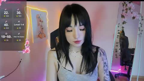 Snapshot of aliceeinwonderlanddd chatting on April 2026 02:48:01 AM Alice online show from April 2026 02:48:01 AM