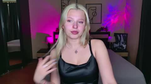 Snapshot of alicefreman chatting on March 2026 08:19:01 AM Alice online show from March 2026 08:19:01 AM