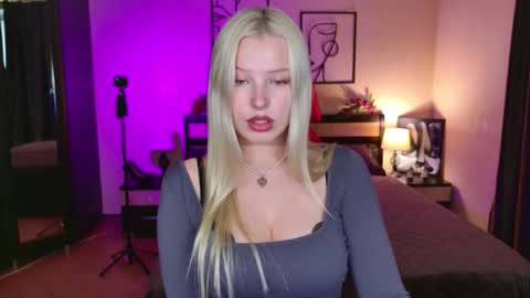 Snapshot of alicefreman chatting on April 2026 10:58:01 AM Alice online show from April 2026 10:58:01 AM