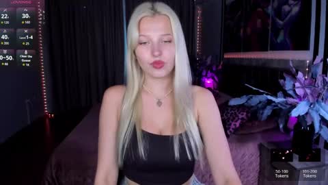 Snapshot of alicefreman chatting on May 2026 10:22:01 AM Alice online show from May 2026 10:22:01 AM