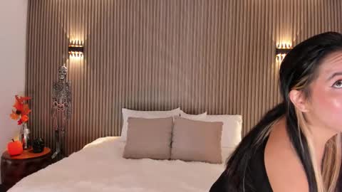 Alice  online show from October 2025 04:20:02 AM