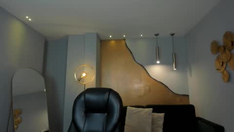 Alice online show from October 2025 07:14:02 PM