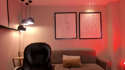 Alice online show from October 2025 08:21:02 PM