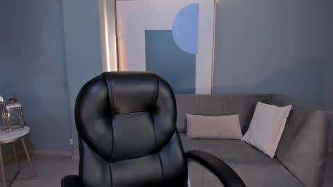 Alice online show from December 2025 03:19:02 PM