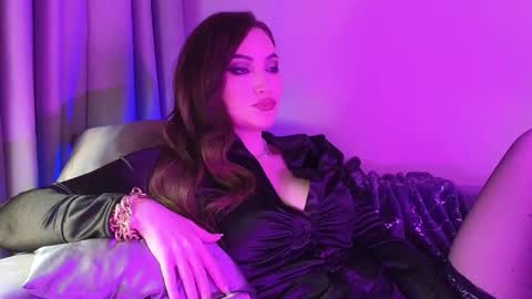 alicejameson online show from November 2025 08:52:01 PM