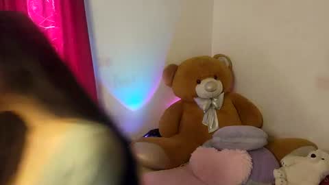 Snapshot of alicekingdom chatting on June 2026 08:32:02 PM Alicekingdom online show from June 2026 08:32:02 PM