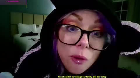 Snapshot of aliceliddell710 chatting on April 2026 05:01:02 AM Alice Liddell online show from April 2026 05:01:02 AM