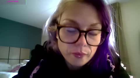 Snapshot of aliceliddell710 chatting on April 2026 12:32:01 PM Alice Liddell online show from April 2026 12:32:01 PM