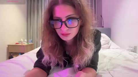 AlicePinkhead online show from April 2026 08:15:02 AM