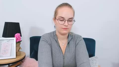 Snapshot of alicesensitive chatting on September 2025 03:23:02 PM alicesensitive online show from September 2025 03:23:02 PM
