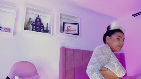 Snapshot of alicethunder_ chatting on October 2025 04:37:02 AM A L I C E  T H U N D E R online show from October 2025 04:37:02 AM