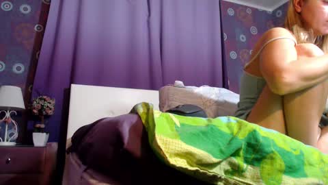 Snapshot of alicewetsquirt chatting on March 2025 06:47:02 PM alicewetsquirt online show from March 2025 06:47:02 PM