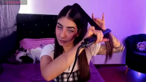 Snapshot of alicewoodville chatting on December 2024 09:43:01 PM Alice online show from December 2024 09:43:01 PM